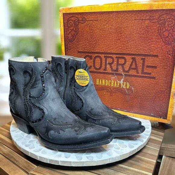 Corral $325 G1381 LD Grey Studs Overlay Ankle Boots Snip Toe Western Cowgirl Wom - Picture 1 of 13